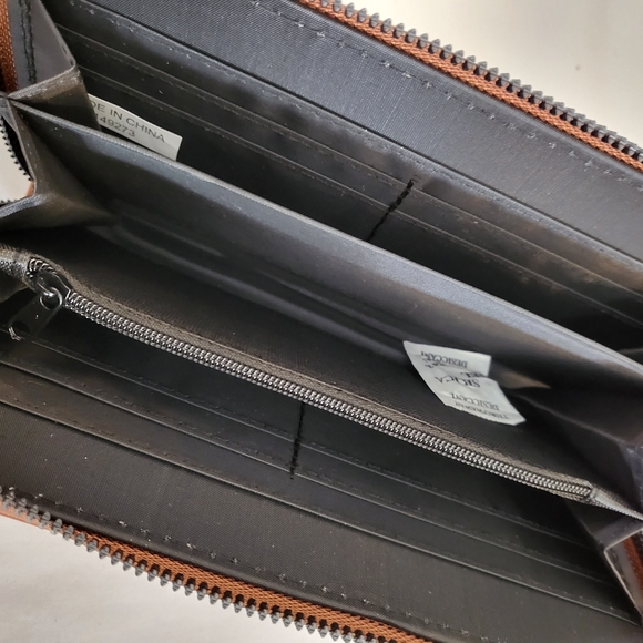 Rampage large faux leather zippered wallet  NWT - Picture 4 of 6